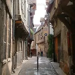 Le Treize Au Coeur Du Bouchon * Troyes