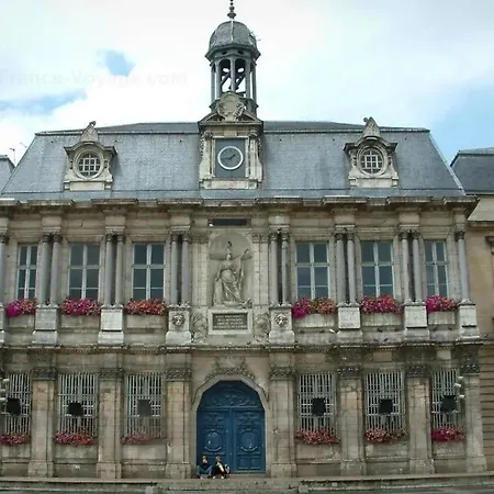 Le Treize Au Coeur Du Bouchon Apartmán *